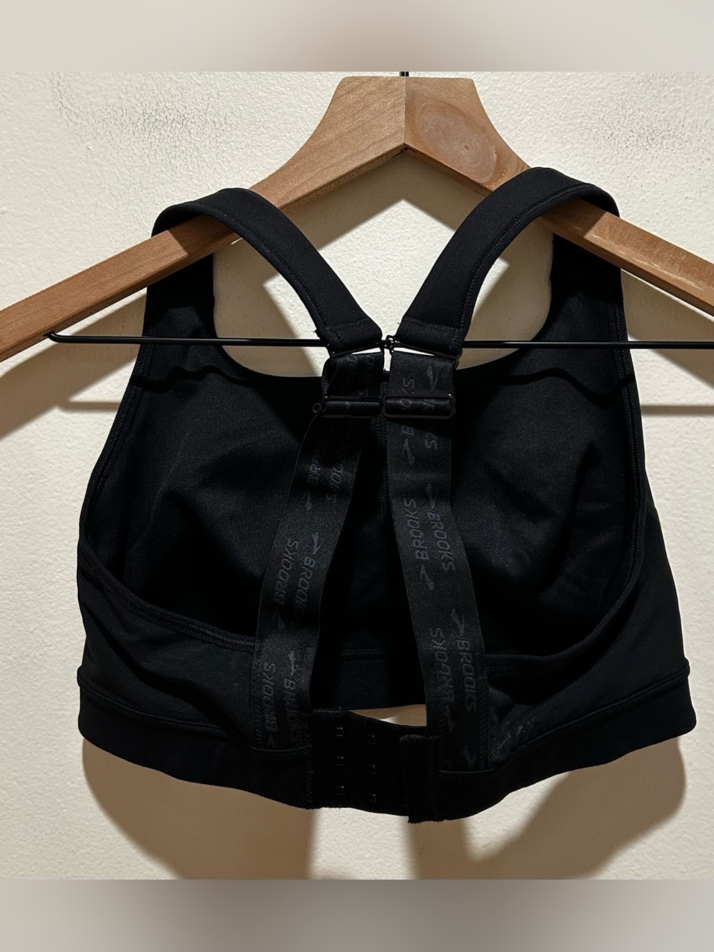 Brooks Convertible 2.0 Black Sports Bra - Women’s Size 32DD - Picture 2 of 4